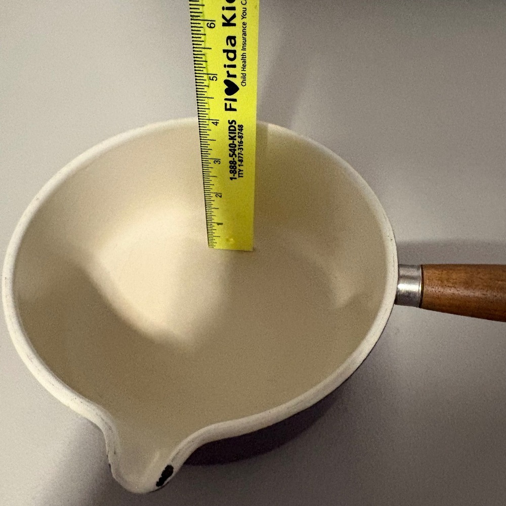 VTG Le Creuset Saucepan #18 Pour Spout Cast Iron Brown Wood Handle France No lid - Picture 7 of 13